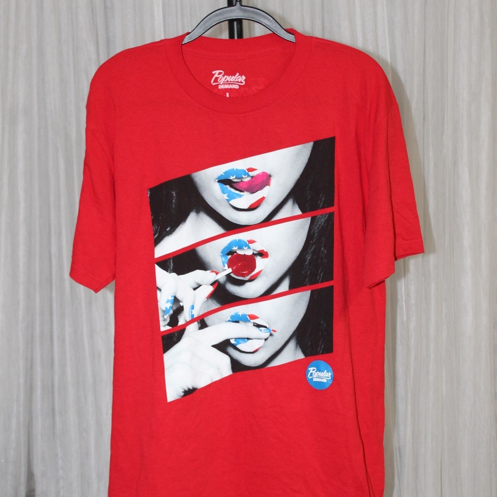 Popular Demand Red Graphic Tee – American Flag Lips Design. Sz. L